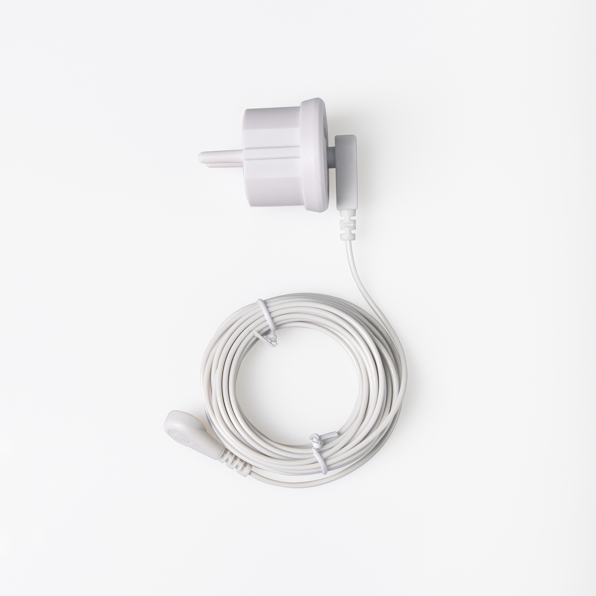 Premium CE Certified EU Grounding Plug Adapter for Earthing Products Compatible with Standard European Type E & Type F Outlets