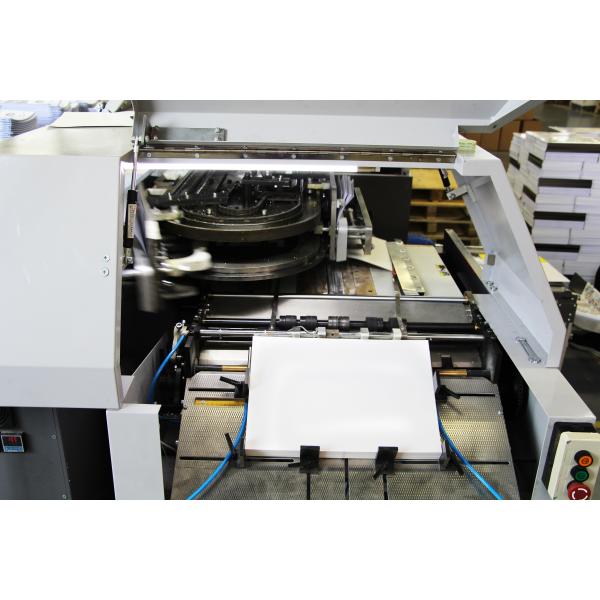 Небольшое скрепленное спиралью книжное производство опубликовывая, изготовленные на заказ скрепленные спиралью блокноты