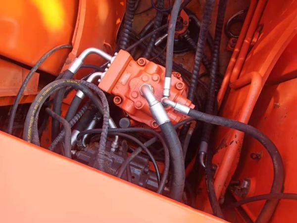 Doosan Hydraulic Excavator 10T 0.8m Bucket Capacity 22000KG Machine Weight 108KW Power