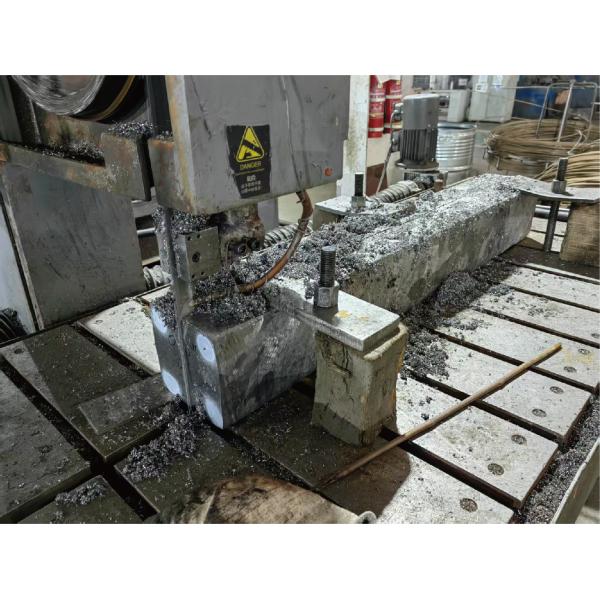 GZ4240X 45 Degree Angle Cutting CNC Gantry Band Saw Machine For Steel Profile