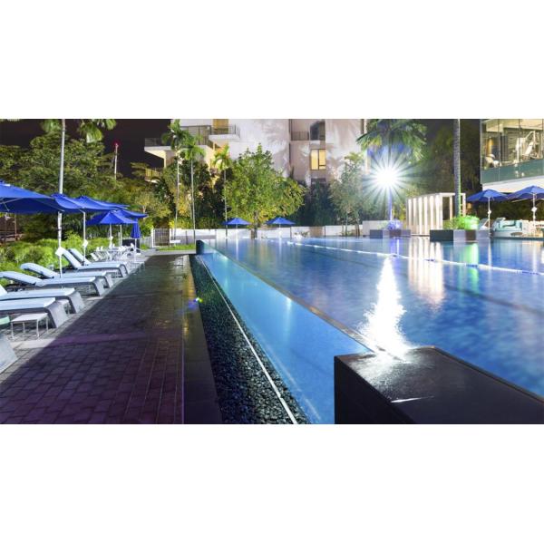 Прозрачный уборщик бассейна Треугольный вакуумный уборщик для семейного бассейна