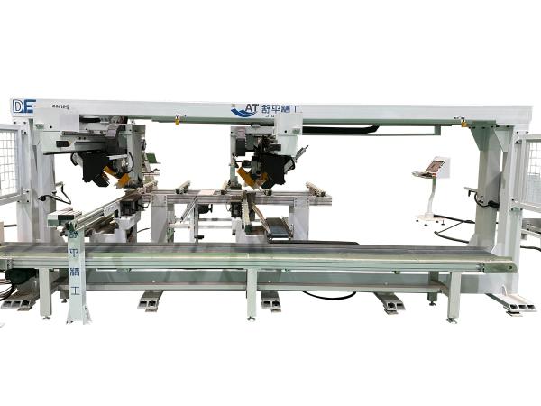 Machine à coudre à la scie à cadre de porte CNC
