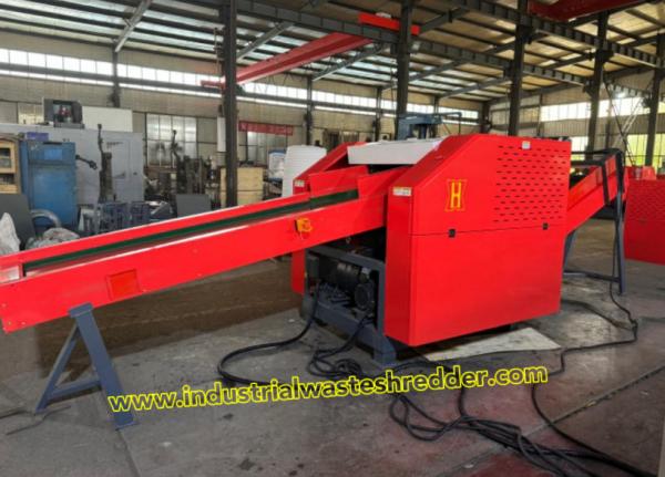 Industrial Waste Non-woven Fabric Shredder 18.5KW 700-900kg/h 4 2 Blades For Soft Materials Cutting