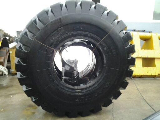 High quality tyre for XCMG wheel loader LW300KN,XCMG wheel loader spare part,hot product generator for XCMG wheel loader