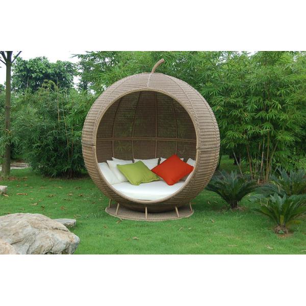 Meubles d' extérieur revêtus de poudre canapé de tissage en rotin de style pomme pour la détente dans la cour