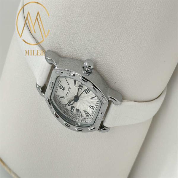 Élégance intemporelle ceinture en cuir quartz montre femme montre