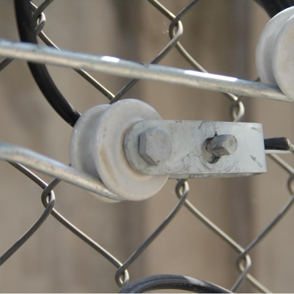 Home Portable Wire Netting Electrified Security Fence Round Pole Energizer