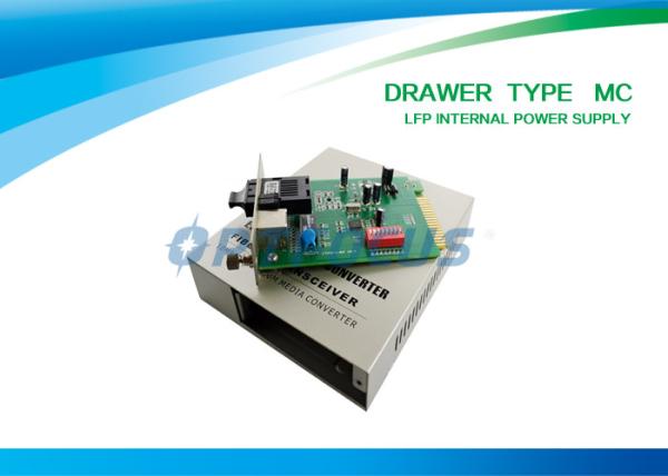 fente LFP de GE du convertisseur un SFP de supports optiques de fibre insérée par carte de 10/100M facultative