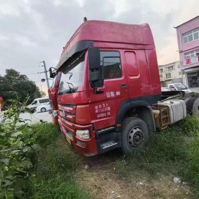 Directly Sell Second Hand Sinotruk Howo Tractor Trucks with Touch Screen and ESC System