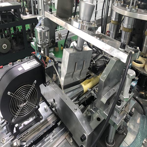 Машина бумажного стаканчика ручки кофе одиночного PE PLC или двойного PE устранимая