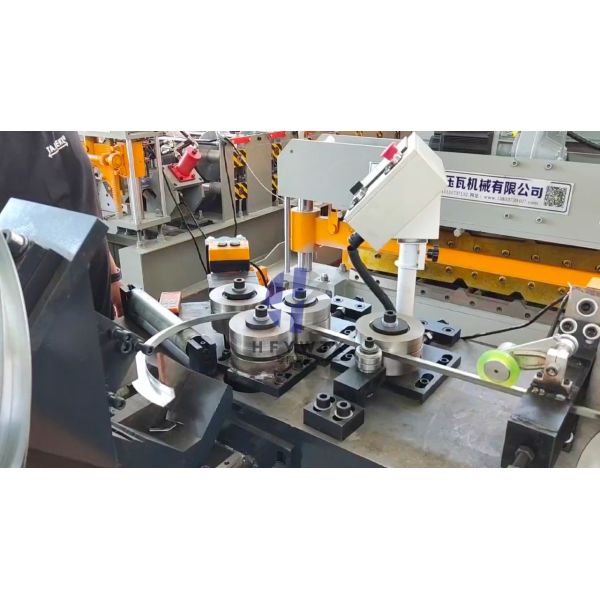 Industrial Round Flange Forming Machine With 1.5-3mm Carbon Steel Plate And 1.2Inch Quenched Chain Transmission