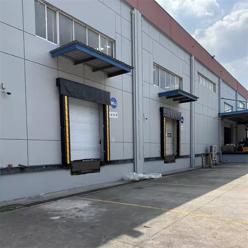 0.75-1.5KW Power Industrial Sectional Overhead Door For E-Commerce Fulfillment Centers