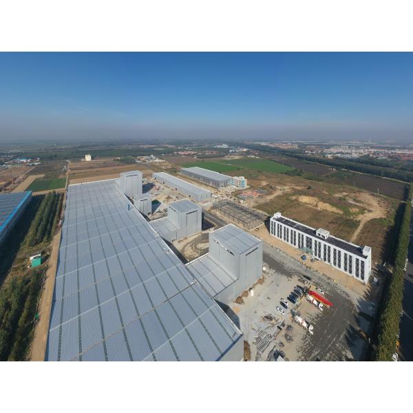 Современное стальное жилое здание с фасадной конструкцией