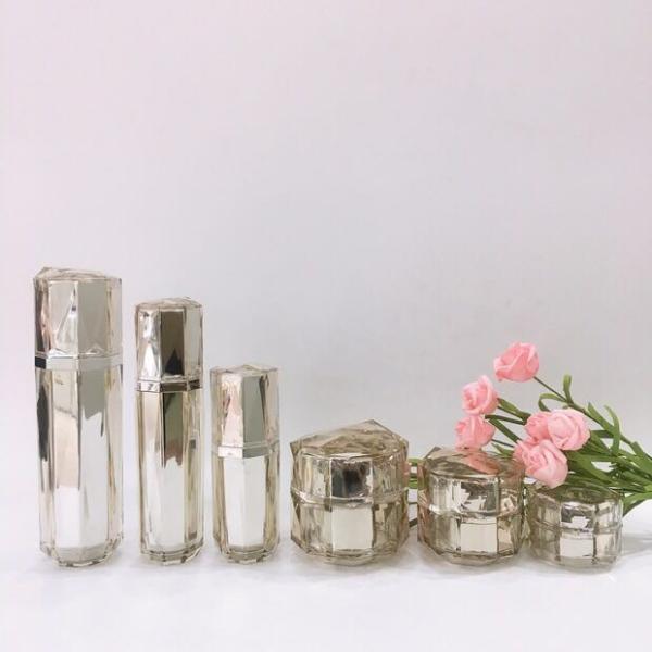 Acrylic PP Body Material Round Plastic Cosmetic Jars for Lip Balm Packaging Solution