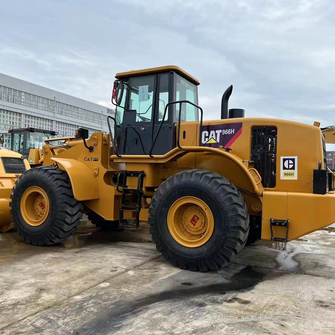 Сильный мощный крутящий момент CAT966H Используемый загрузчик CAT для широкого спектра работ