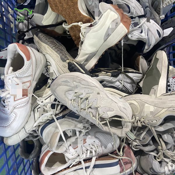 Good Condition Second Hand New Balancen Sneakers Mix Size Pre Owned Sports Shoes