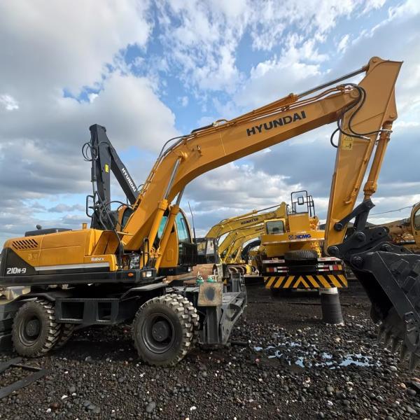 Excavatrice Hyundai 210 d'occasion de 2019, mini-pelle d'occasion à roues pour la construction