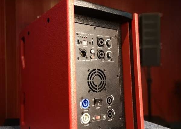 портативный профессиональный класс d усилителя 600W с процессором DSP аудио соответствующим для осуществления деятельности