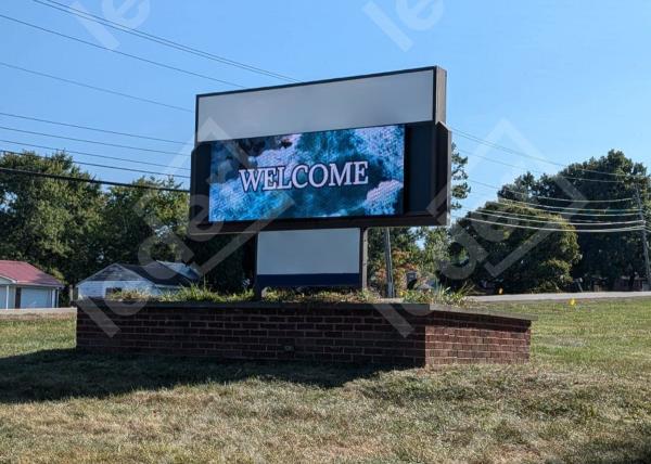 Fixed Installation/Rental Full Color LED Display Roadside Digital Signage P10 LED Tail Screen
