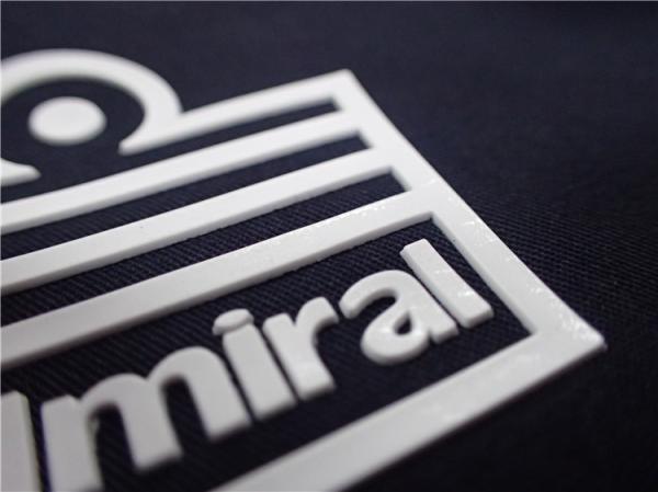 Etiquetas brancas duráveis da transferência térmica do silicone para o tipo do Sportswear
