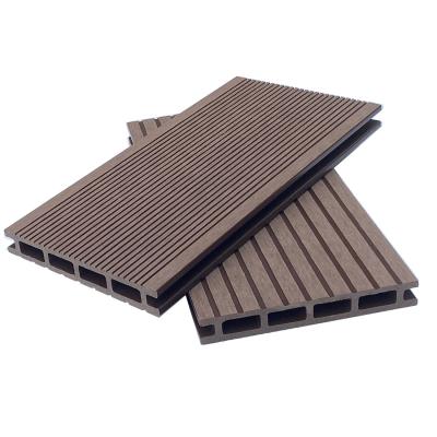 Painéis compostos plásticos de madeira inovadores do Decking WPC com características fáceis de instalação