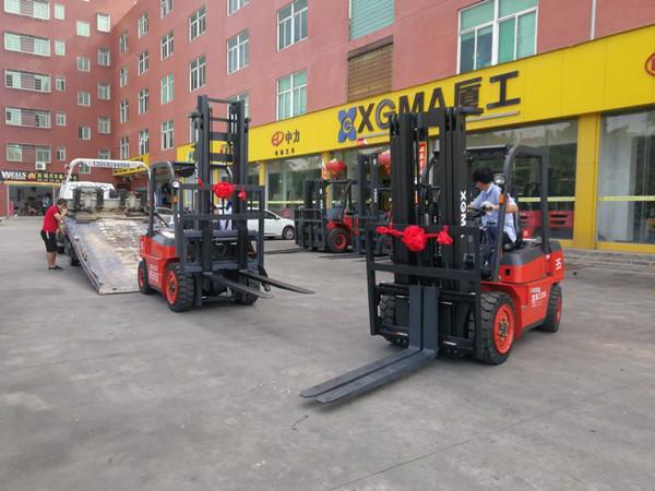 3~6m High Lifting 3 Ton Warehouse Lift Truck With Isuzu Diesel Engine