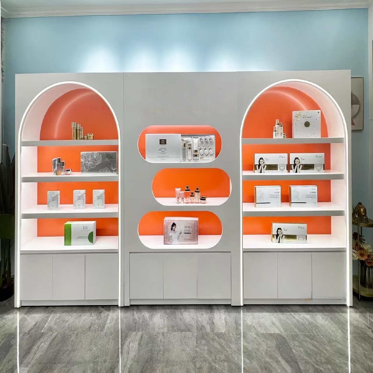 Private Customization Makeup Perfume Shop Design Furniture Store Baking Paint Beauty Perfume Tall Display Cabinet