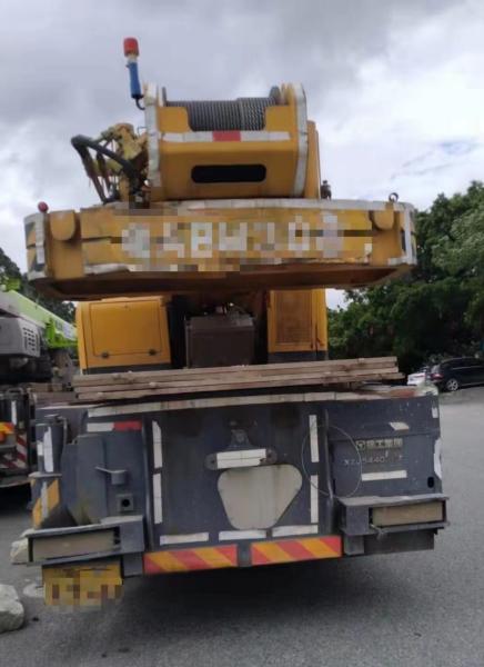 Crane orange 55TON Cran hydraulique terrestre mobile monté sur un camion