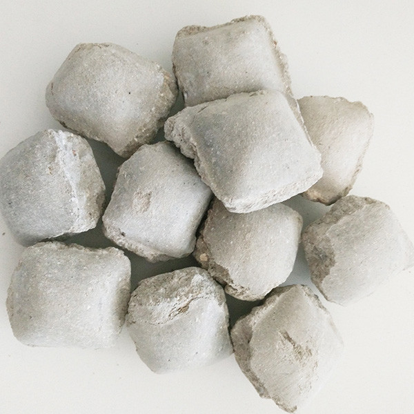 Light Burnt Magnesium Balls 1.5 - 2.0g/Cm3 Bulk Density Slag Component Regulator