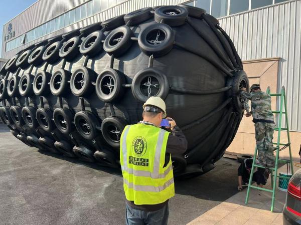 BV Certificate Pneumatic Rubber Fender with 50Kpa/80Kpa Initial Internal Pressure