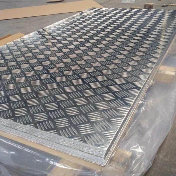 1050 3003 4 x 8 aluminum diamond plate sheets laminated aluminum foil are primarily used as anti-slip and decorative materials.