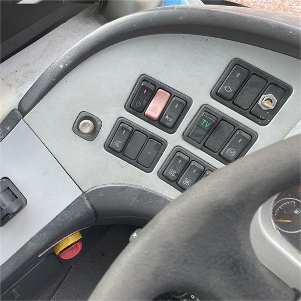 Africa Country Front Engine Yutong 30-35 Seats Used Bus with Car Entertainment System