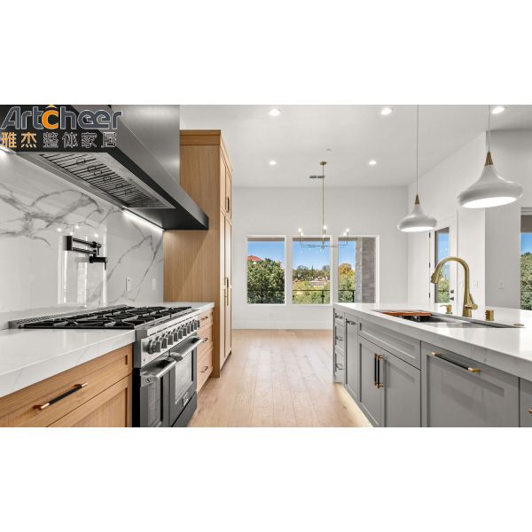 Modern Stylish Solid Wood Kitchen Cabinet with Customized Color for Modular Kitchen Furniture