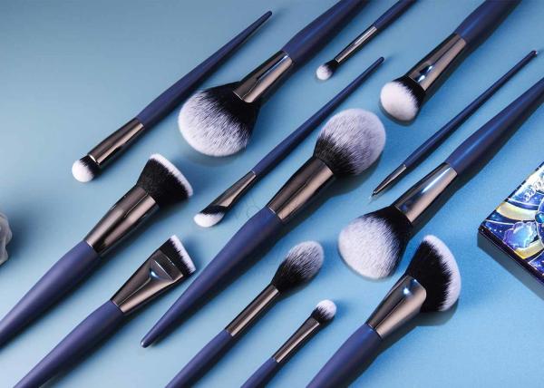 Conjunto de pincéis de maquiagem de marca própria de luxo OEM Pro Series 24 peças conjunto de pincéis de maquiagem