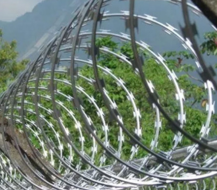 Анти- корозия BTO-28 BTO-22 гальванизировала колючую проволоку бритвы