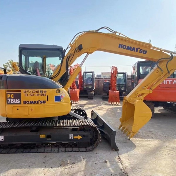 Komatsu PC78-6 Used Track Excavator Second Hand Earth Moving Machinery 7.8Ton
