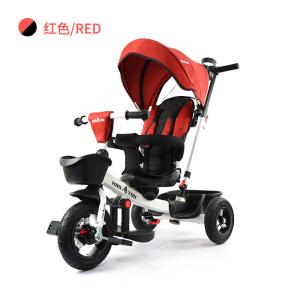 Caminhadas de bicicleta de três rodas para crianças