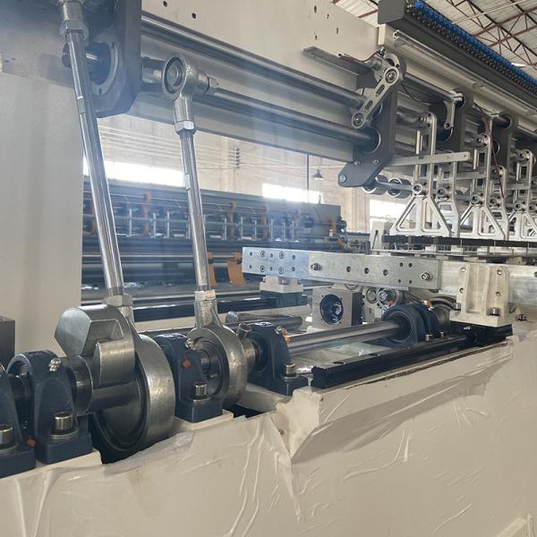 Máquina estofando do colchão de Commputerized da máquina da multi agulha de ZOLYTECH para as edredões