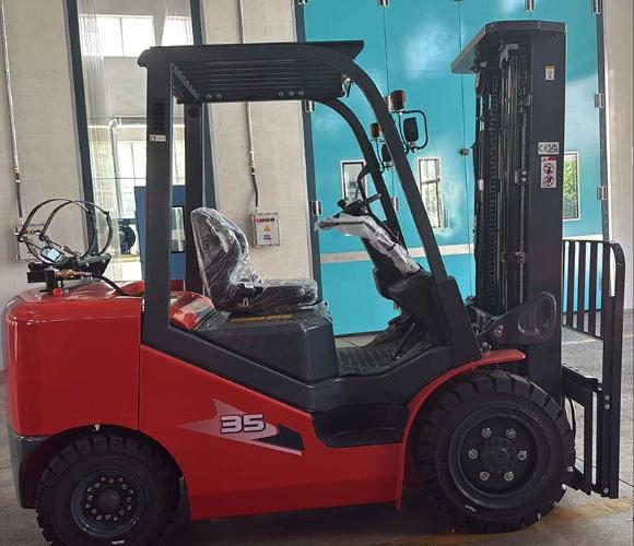 CPQYD35 LPG Counterbalanced Forklift 3.5t Solid Tires - Warehouse/Farm Use