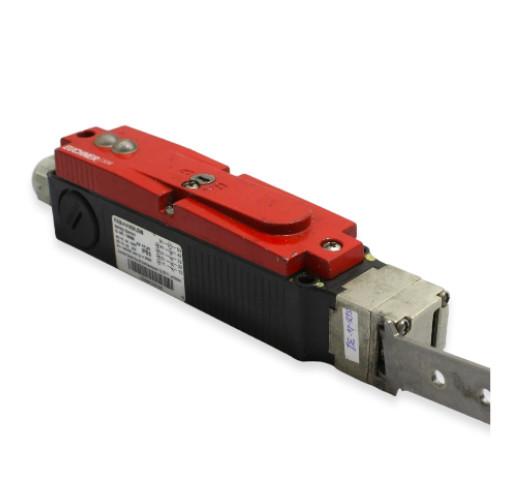 TP3-4141A024L024M Euchner Gate Switch IP67 Emergency Stop 24VDC Euchner Magnetic Safety Switch