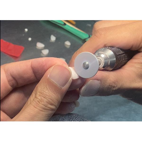 Strength EMAX Veneer Natural Appearance Excellent Fit for Esthetic Restorations