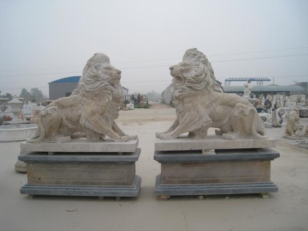 Black Outdoor 120cm Lion Statue With Ball Stone Carving Sculpture