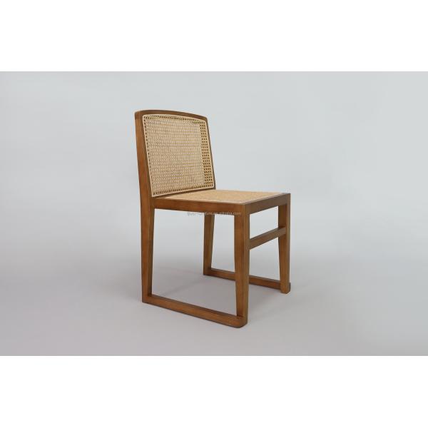 Stackable Wicker Chair with Rattan Back and Solid Wood Seat for Wedding Outdoor Cafe Dining Room Furniture