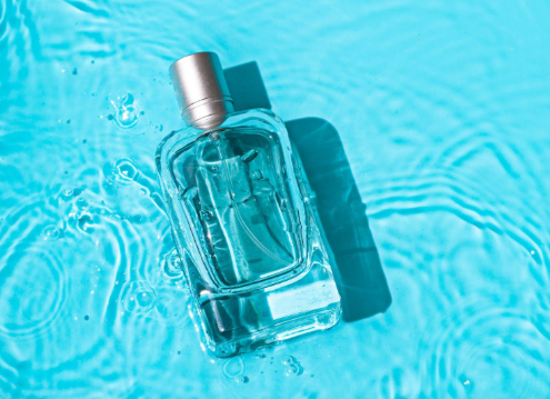 Aqva Marine Fragrance Oil with 65-95% Purity and 20 Years Manufacturing Experience for Soy Wax Candles Oil-Soluble And Water-Soluble
