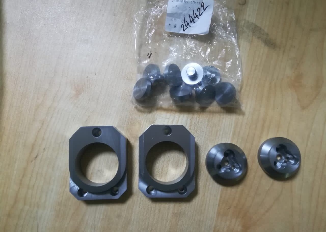 Части прибора вакуума CNC сплава TZM молибдена 2617℃ подвергая механической обработке обрабатывая на токарном станке