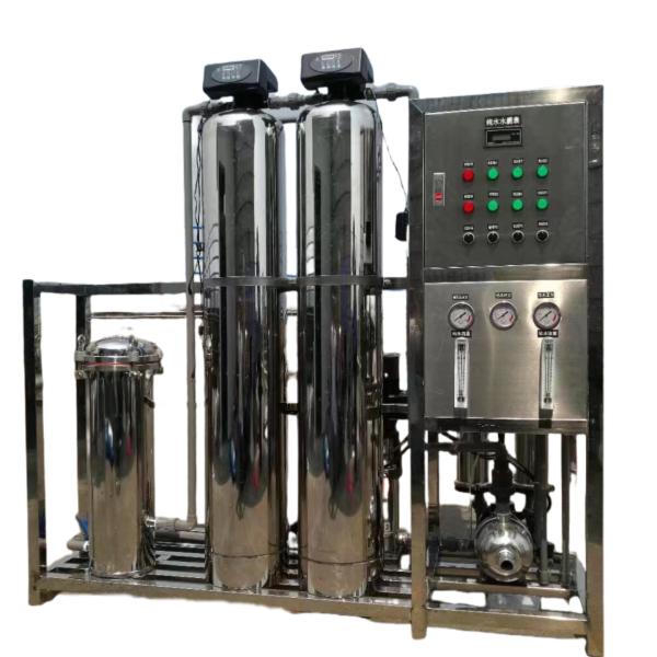 Système de purification de l'eau en acier inoxydable RO Résistant à la corrosion 500L/H