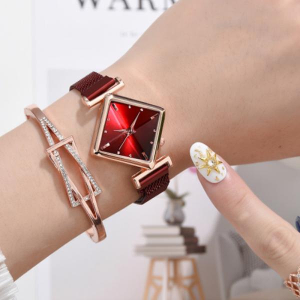 3Bar Waterproof Ladies Watch And Bracelet Gift Set ODM Availbale