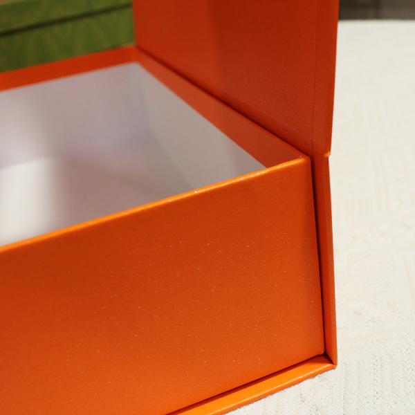 Luxury Foldable Magnetic Gift Box With Custom Logo Rigid Flat Pack Packaging For Clothing Cosmetics