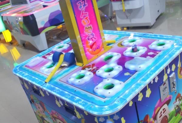 ドリームランド 屋内ゲームセンター ダブルプレーヤー マウス アークードマシンを叩く