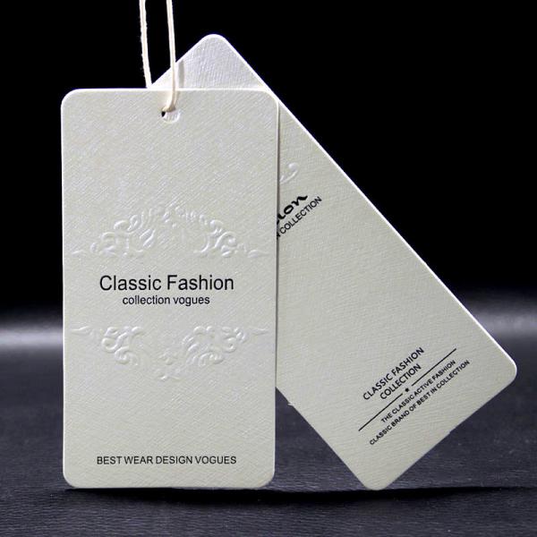 Выбитый прямоугольником Paperboard hangtag 300gsm Debossed повторно использованный логотипом